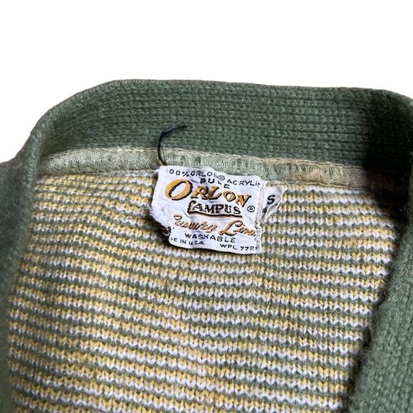 4 Item Sweater Bundle Lot Medium - Picture 13 of 13